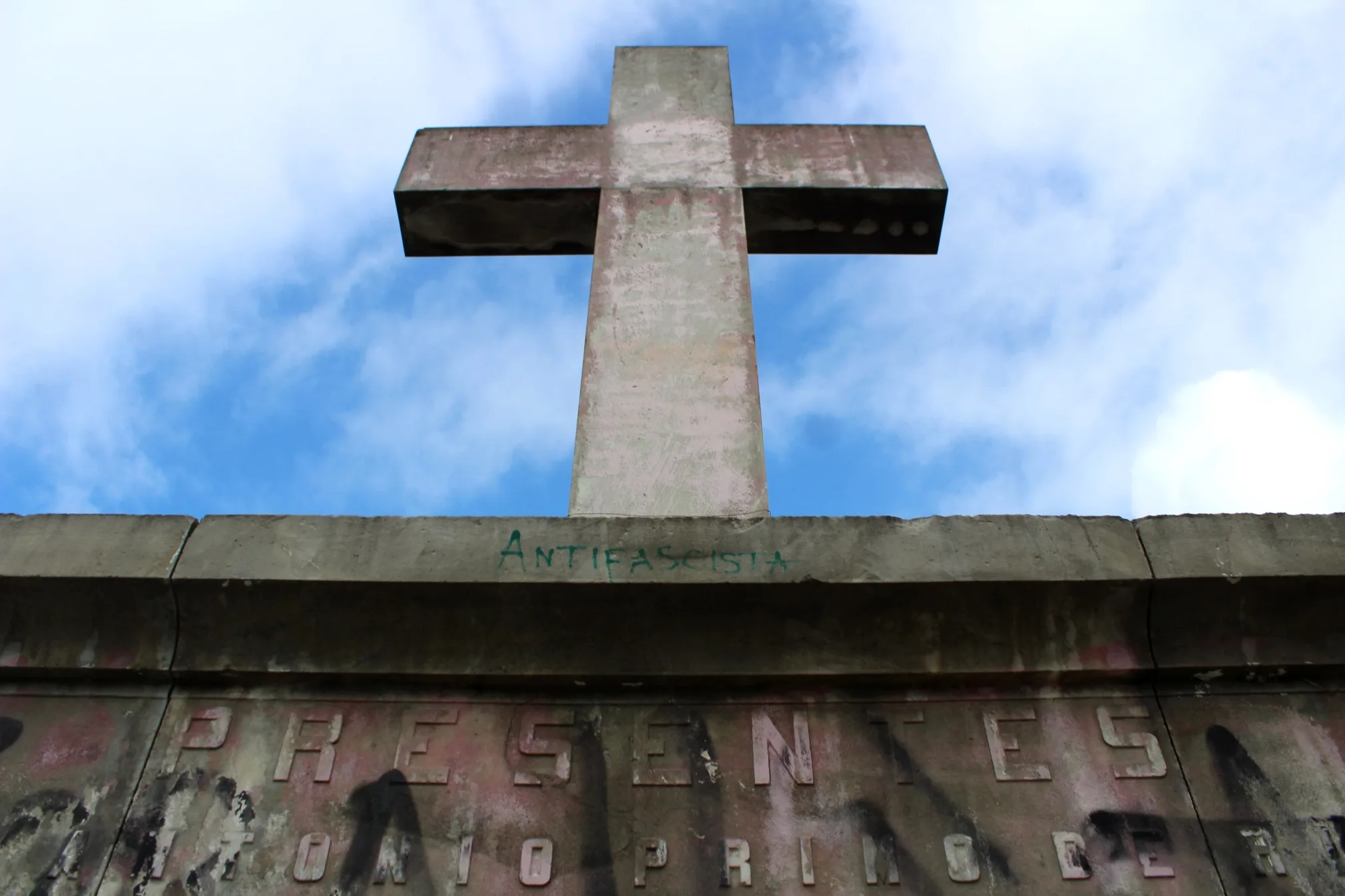 memoria histórica, memoria discreta, Neda, franquismo, simboloxía