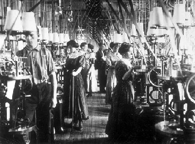 Fotografías da 'revolución industrial'. @History Crunch @The Canadian Encyclopedia e @www.flocabulary.com